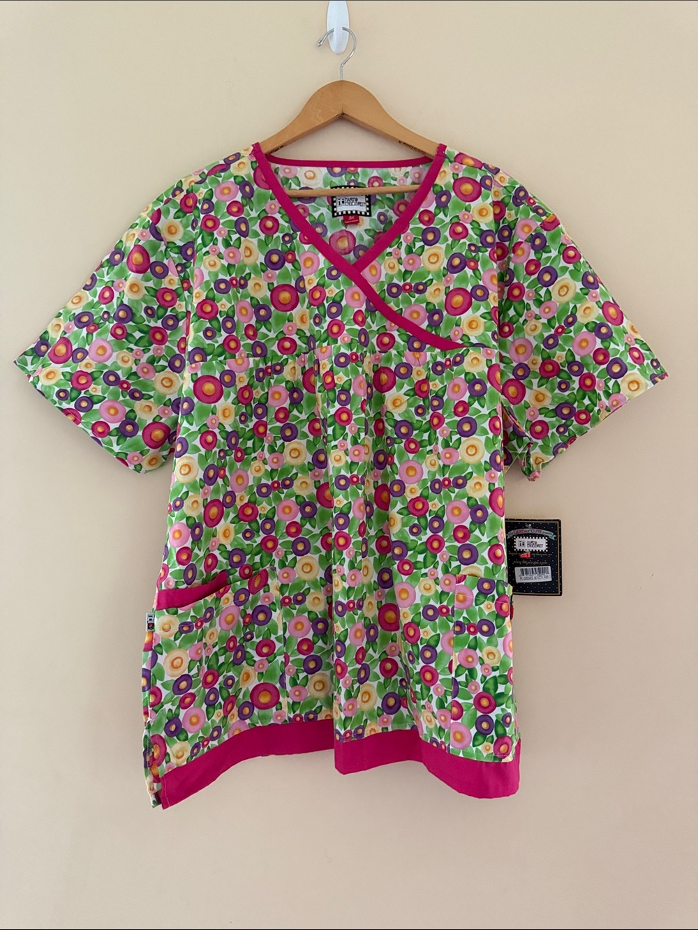 Floral Print Women's Scrub Top - Pink Trim